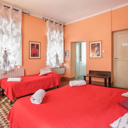 Antica Residenza Santa Chiara -City Center Hotel Lucca Bagian luar foto