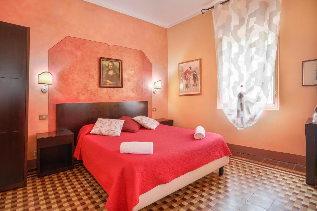 Antica Residenza Santa Chiara -City Center Lucca Bagian luar foto