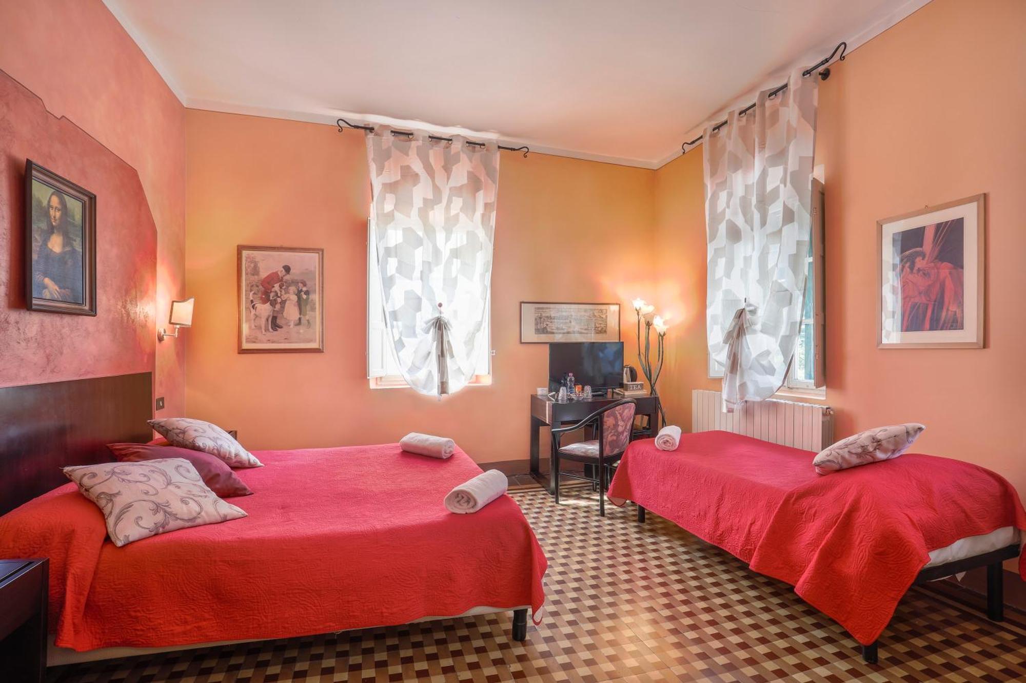 Antica Residenza Santa Chiara -City Center Lucca Bagian luar foto